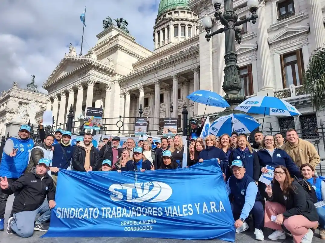 El sindicato también hizo personalmente responsables a los funcionarios intimados por las consecuencias institucionales, patrimoniales, laborales y sociales que pudieran derivarse de decisiones orientadas al vaciamiento o desaparición de Vialidad Nacional.