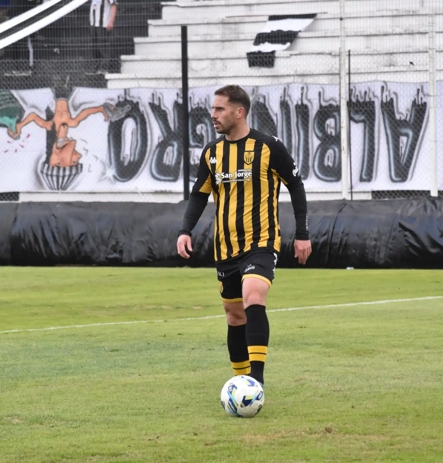 Santamarina vuelve a jugar de local en un día especial