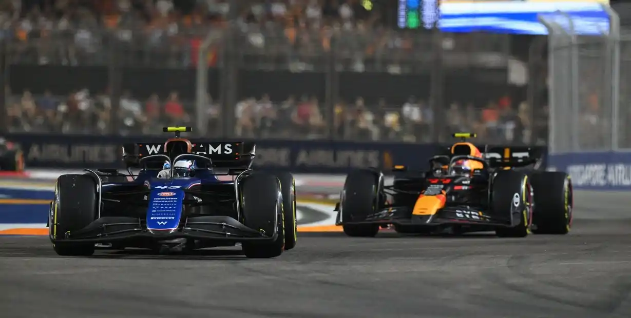 Franco Colapinto mantuvo detrás a Sergio Pérez.