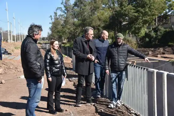 Castellano recorrió la obra del Canal Sur que esta a punto de finalizar