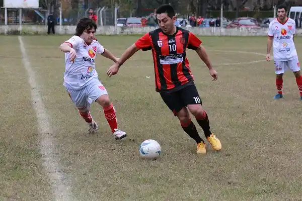 A pesar del agua caída, se juegan casi todos los partidos de la fecha 