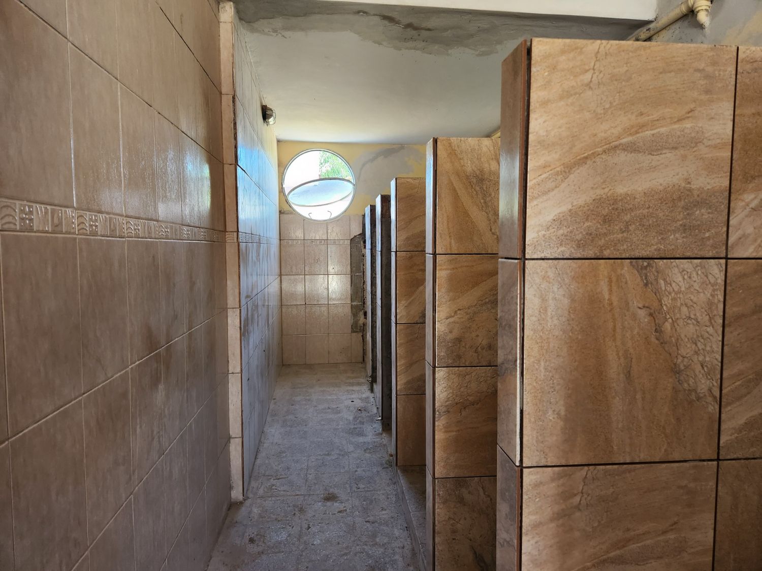 Nuevos sanitarios en escuelas de La Francia