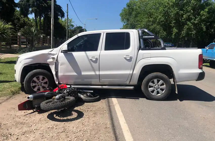 Sierra de los Padres: un muerto tras fuerte choque entre una camioneta y una moto