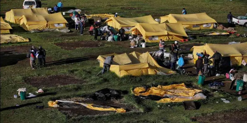 Venezolanos en Bogotá se alistan para regresar al país, antes reciben atención médica