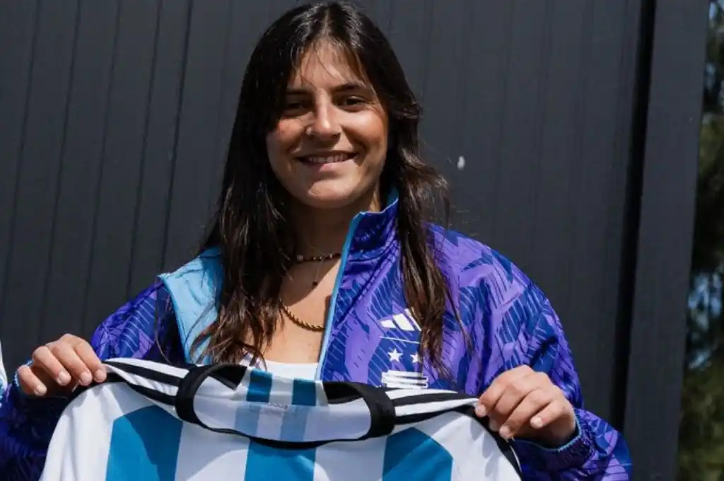 Tras su primer relato en el Mundial de Qatar, se difundieron repudiables mensajes de odio escritos por Lola del Carril