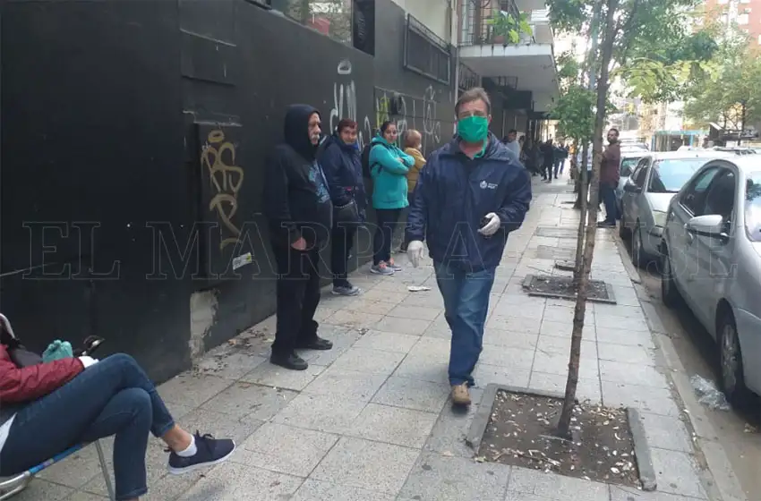 Los bancos como caldo de cultivo: "Estoy desde las 4 de la madrugada"