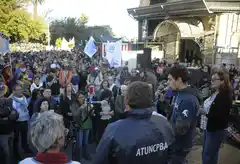 "Aunque honramos nuestra historia, reconocemos las amenazas que la acechan"