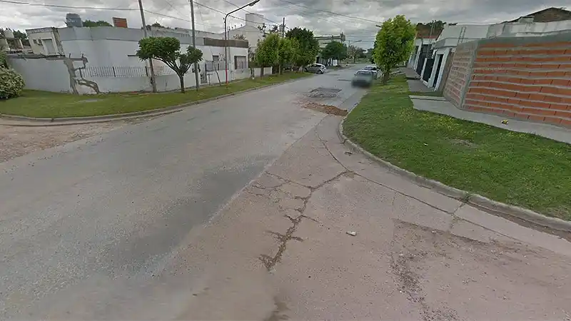 Violento ataque a una mujer: su pareja la golpeó e hirió en el cuello