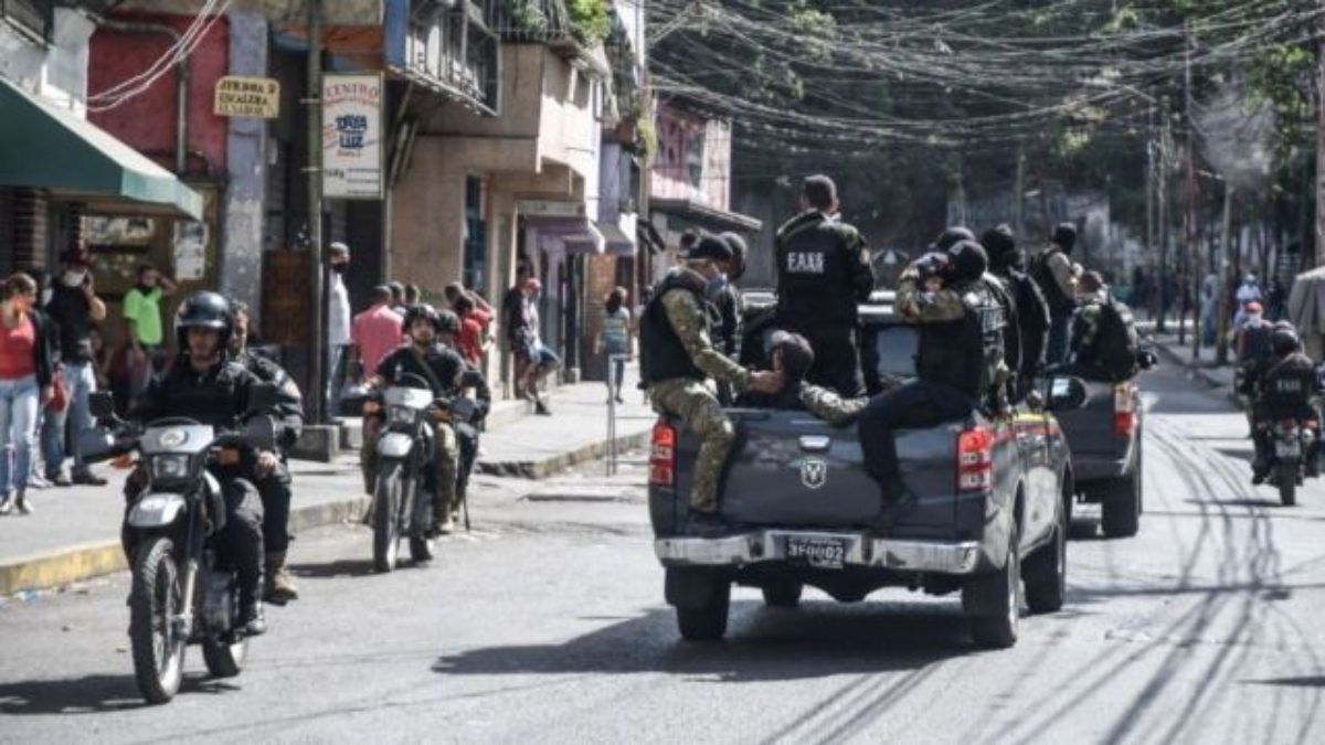 Arrasando el operativo Trueno para ACABAR CON LA BANDA DE «WILEXIS»: reportan 8 muertos y 40 detenidos en Petare