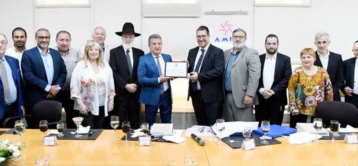 Sergio Urribarri participó del  acto de conmemoración del  Holocausto