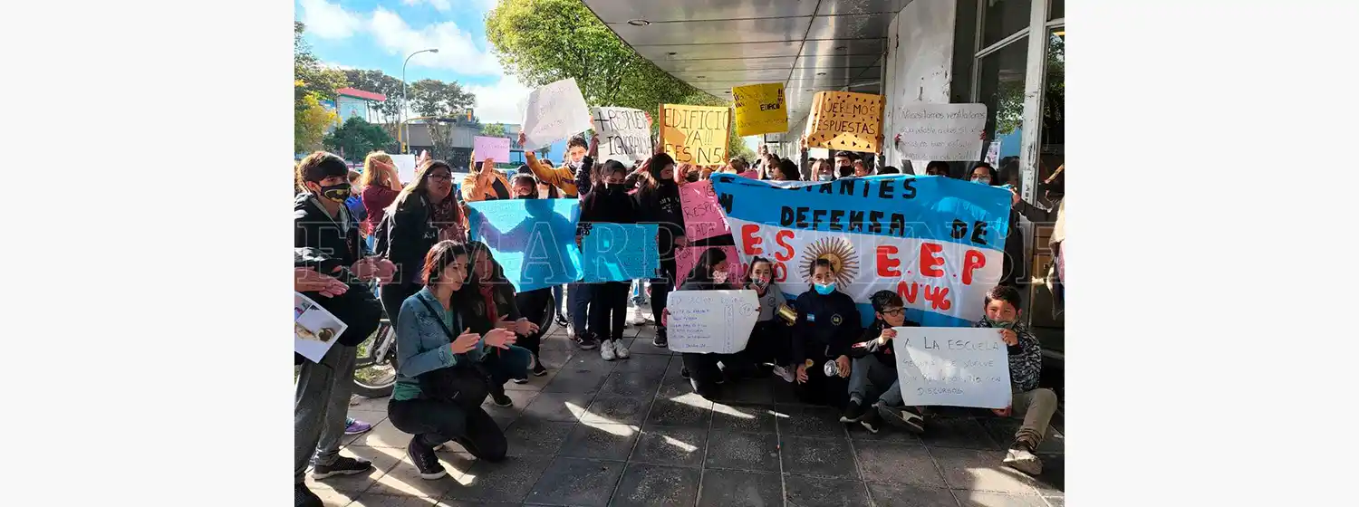 Escuelas rurales en el Consejo Escolar: "El edificio de la primaria 46 se está viniendo abajo"