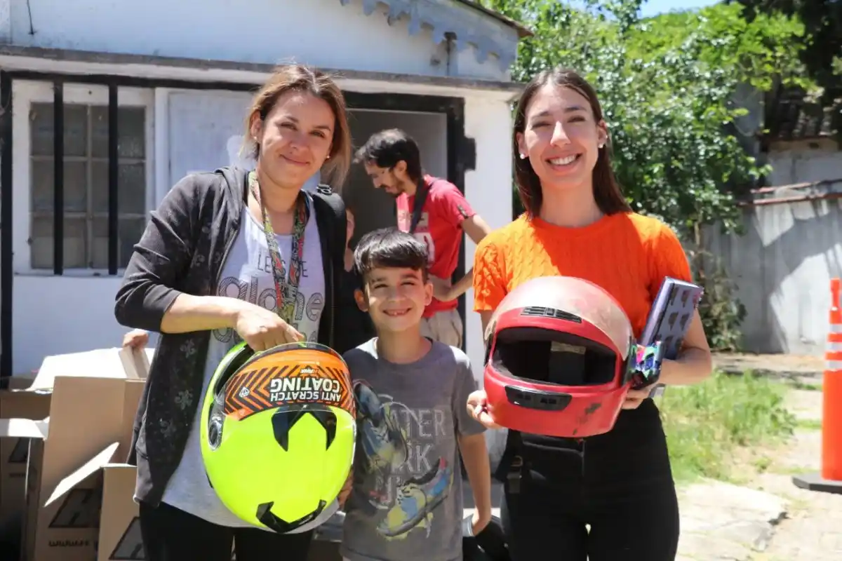Se entregaron cascos a motociclistas de la ciudad