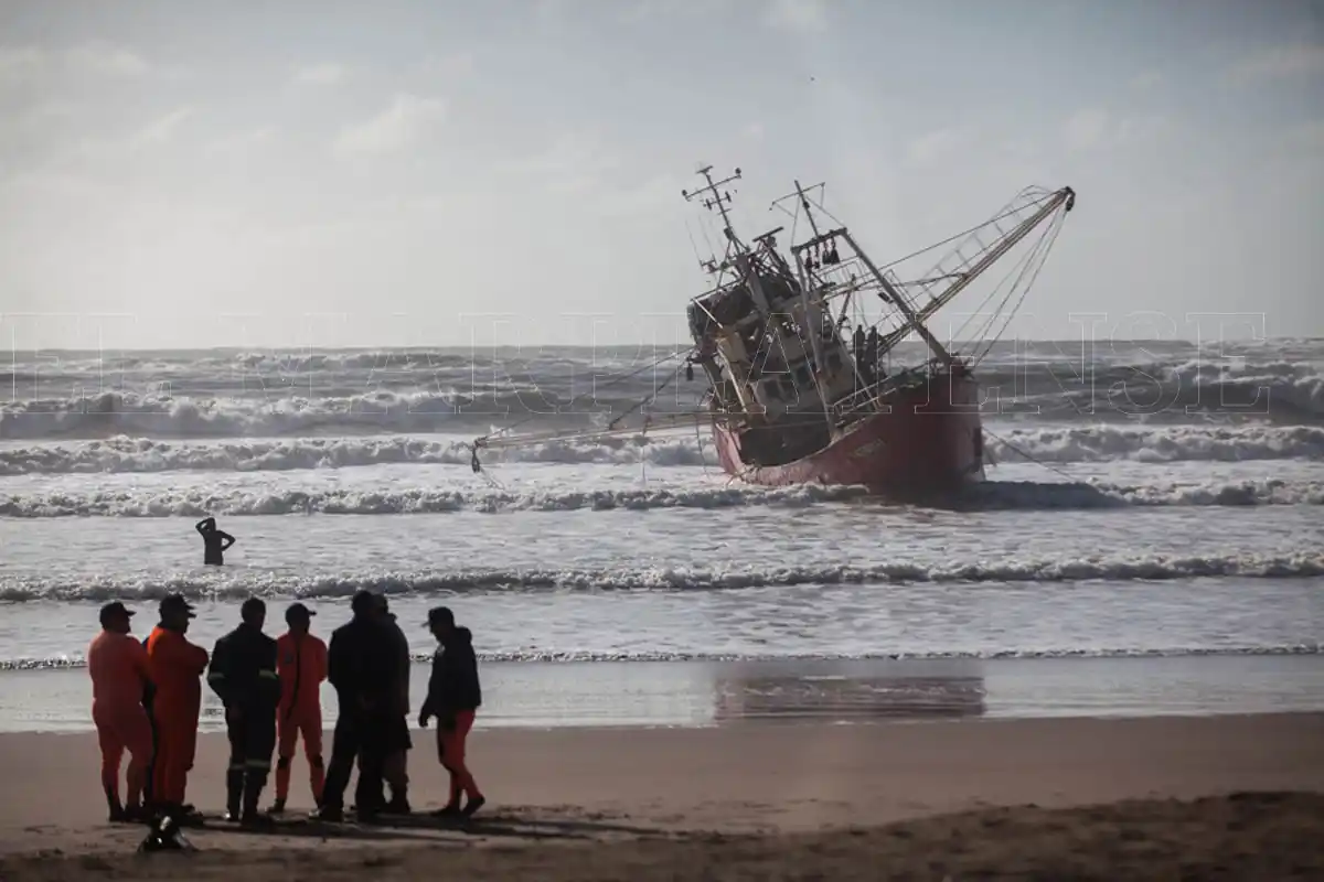 barco-playa-grande-06