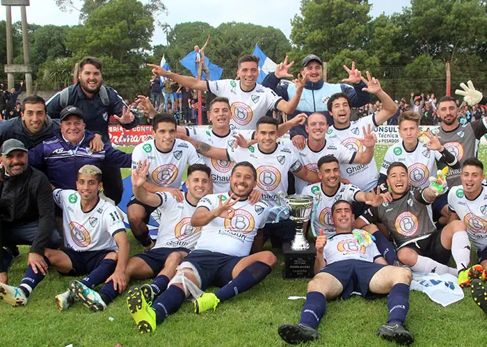 Independiente tricampeón
