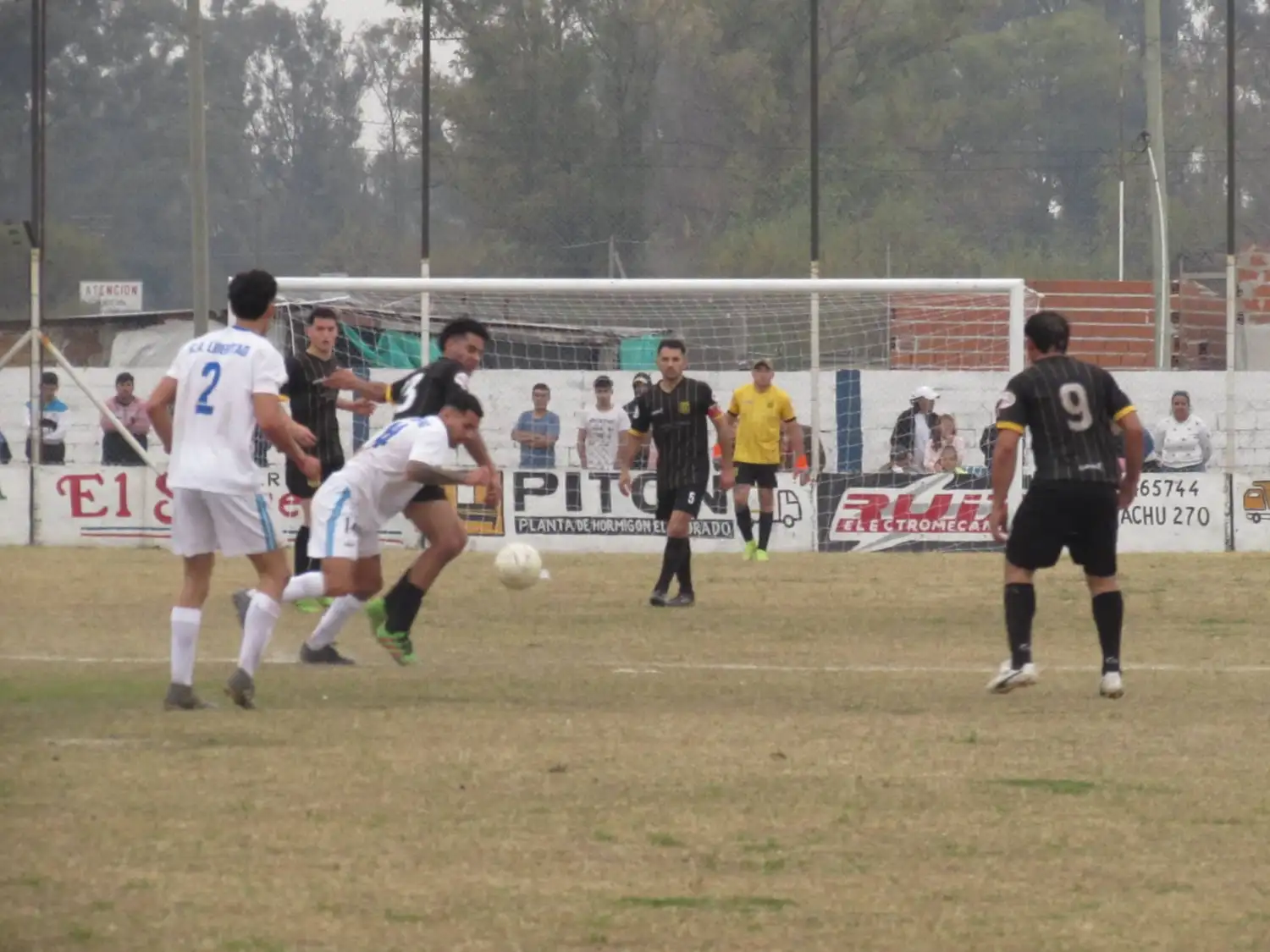 Juventud y Ferrocarril Unidos de Carbó dió la nota al ganarle como visitante a Libertad por 2-0. El equipo dirigido por Adolfo Velázquez picó en punta y será el próximo rival de Urquiza en el Estadio del Pueblo.
