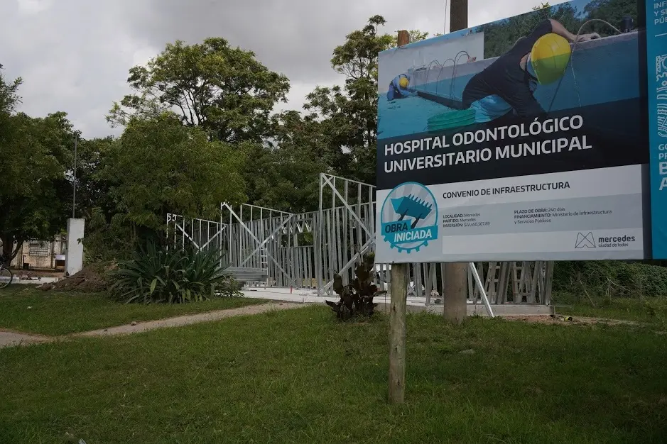 "Nos genera una gran alegría ver cómo avanza la obra del Hospital Odontológico Universitario", celebró Ustarroz