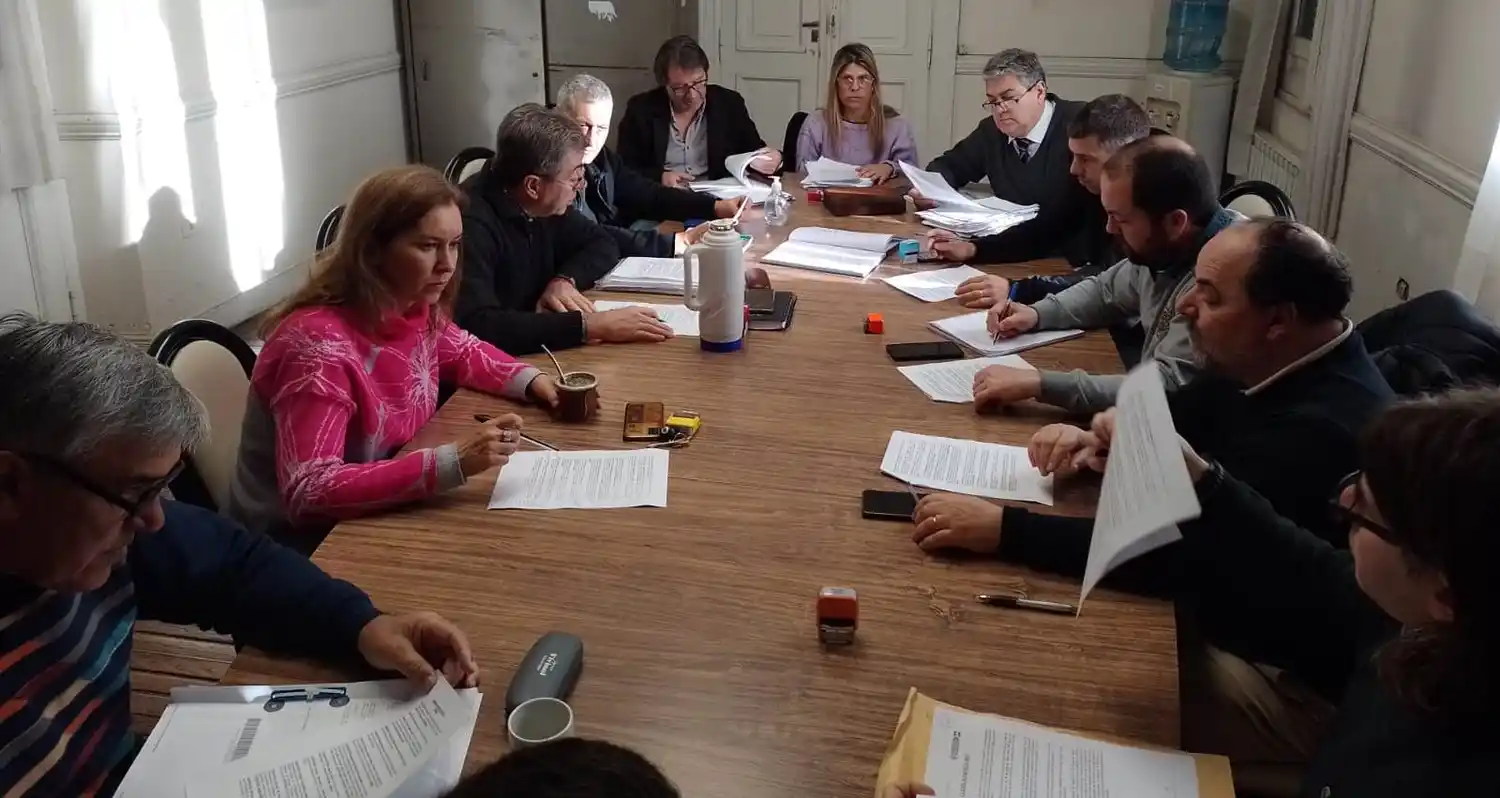 Se avanza en el expediente para licitar la Arenera de Claromecó