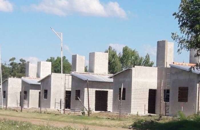 Soluciones habitacionales para  Basavilbaso y Los Charrúas