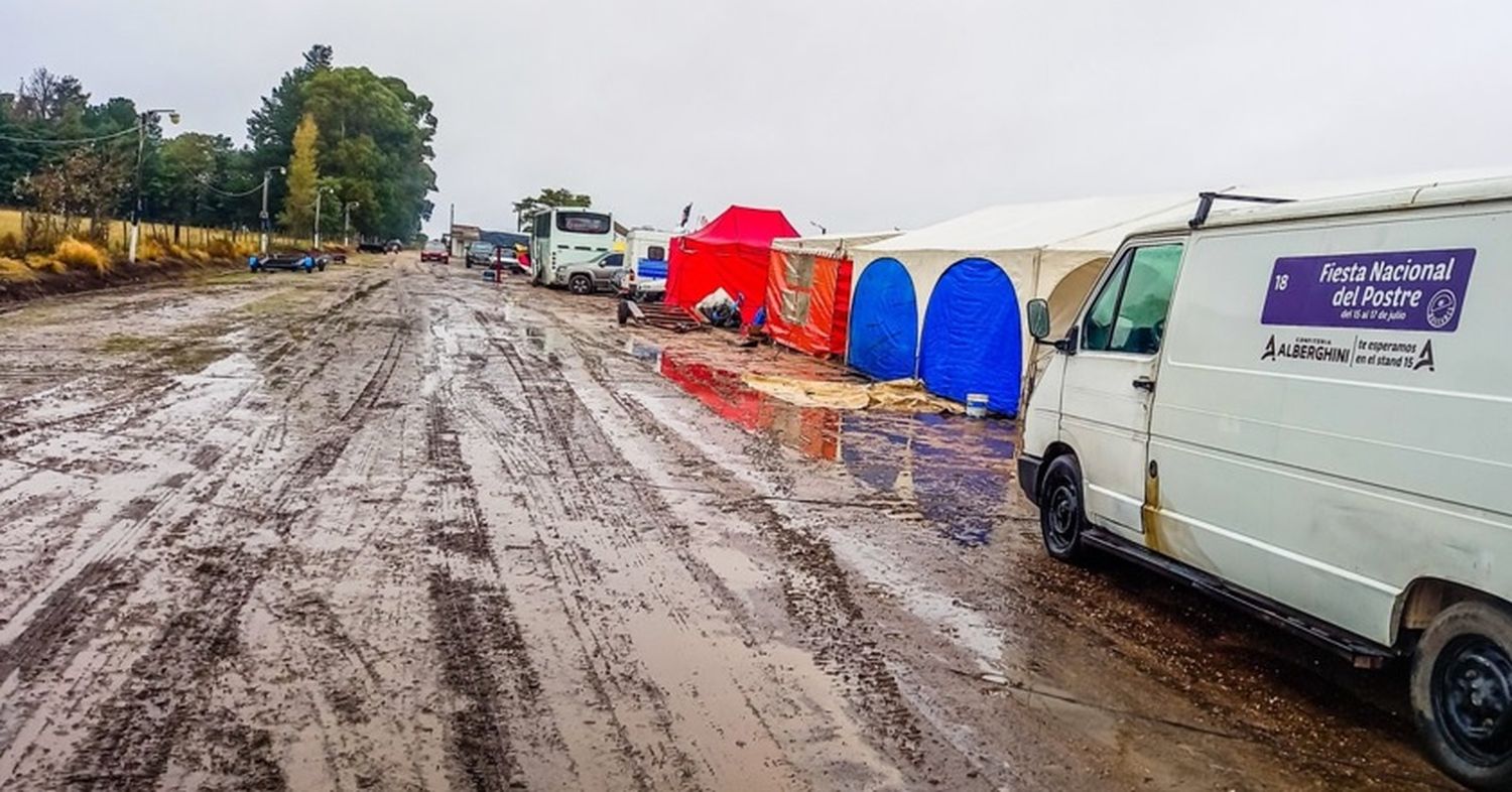 La lluvia frenó la actividad en San Cayetano. (Foto de Daniel Erreguerena).