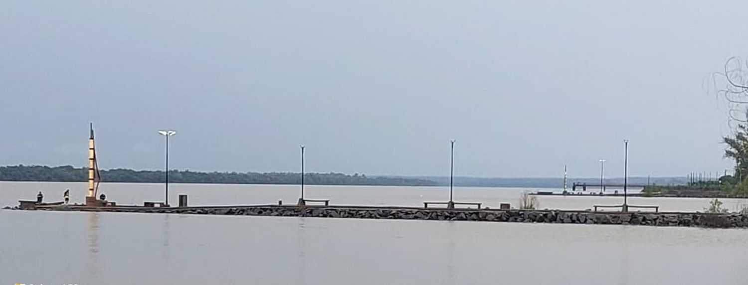 El Río Uruguay frente al puerto de Concordia  llegaría cerca de los 10 metros