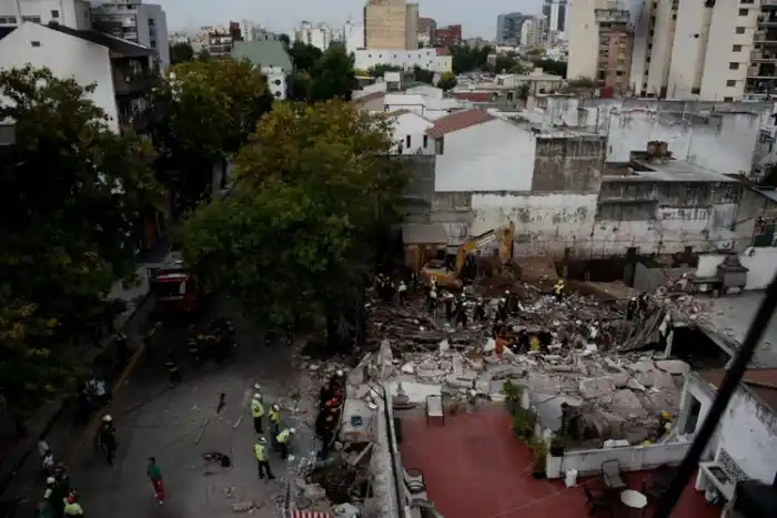 Derrumbe en San Cristóbal: un muerto y al menos ocho heridos