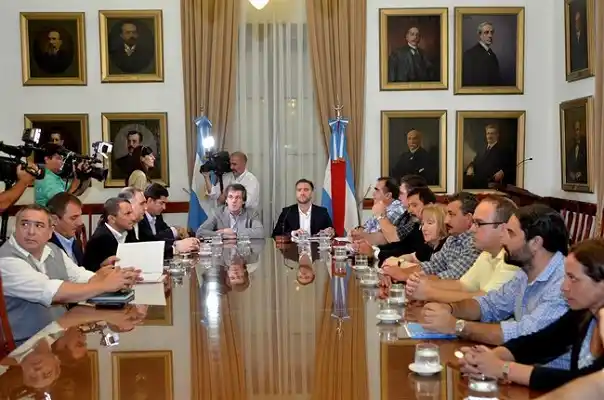 El Gobierno ofertó un incremento anual del 18 % y los docentes lo rechazaron   
