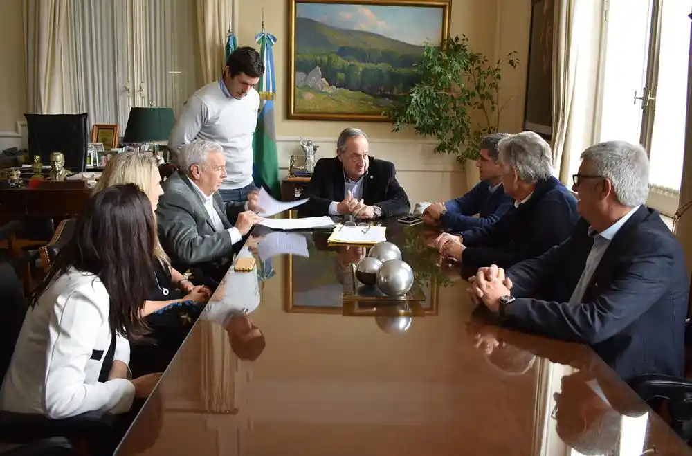 El Municipio, la Unicén y la Cepit firmaron un acuerdo  para fortalecer al software