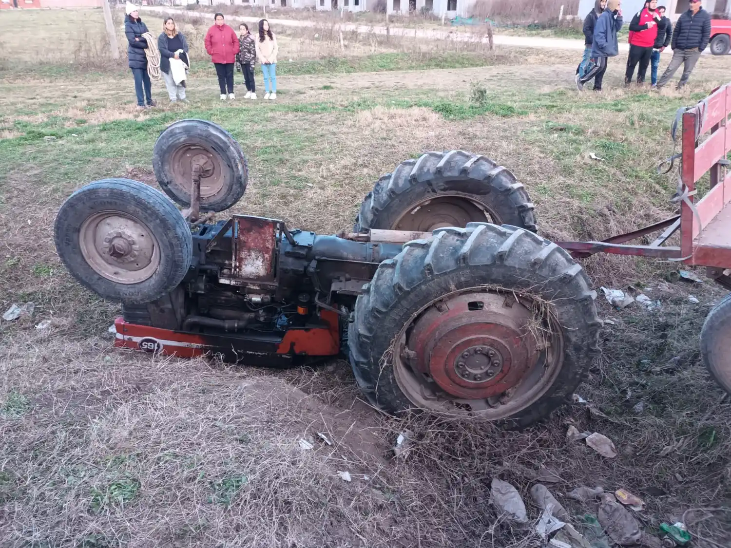 Tractor volcado Tala