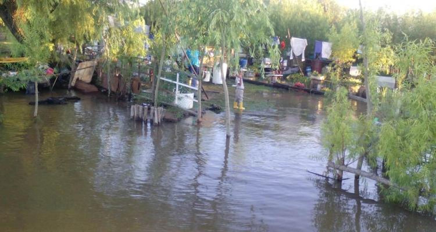 Creciente: El agua se encuentra a 10 centímetros del alerta