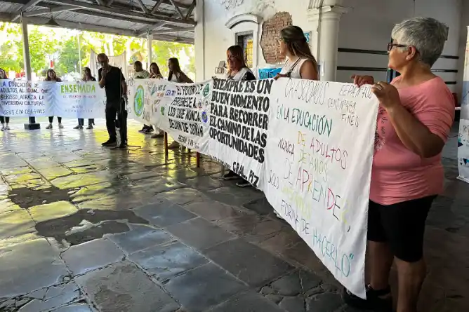 Festejos por un nuevo aniversario de la educación pública para adultos en Chascomús