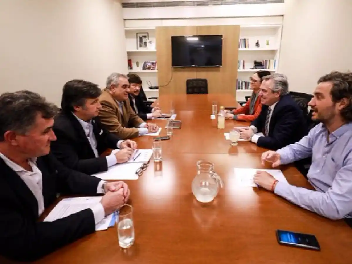 Fernández se reunió con la Mesa de enlace y el campo le pidió "terminar con el debate de la 125"