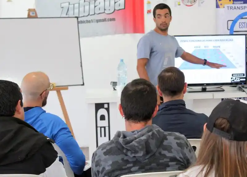Visita del triatleta De Elías