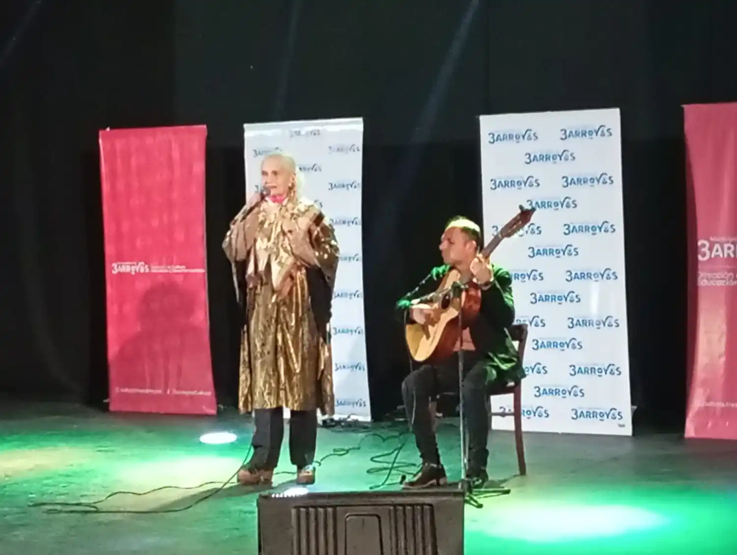 Norma Santos de Moreno volvió a cantar y celebró sus 87 años