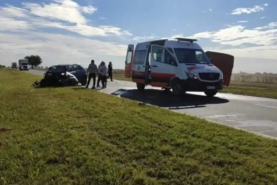 Trágico accidente: una mujer perdió la vida tras chocar contra un camión de frente en la ruta nacional 19