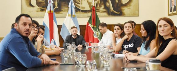 Azcué analizó el impacto integral que tuvo la construcción de más de 130 viviendas a través de la ONG TECHO