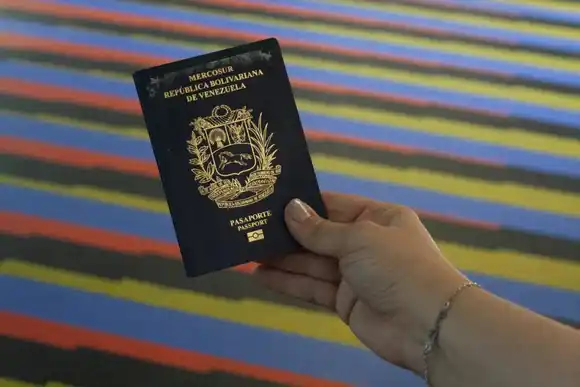 Venezolanos en el extranjero podrán solicitar prórroga de pasaporte