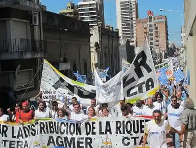 Las clases en Entre Ríos comenzaron con un importante paro docentes   