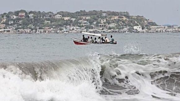 Alertan a navegantes por inicio de temporada de huracanes