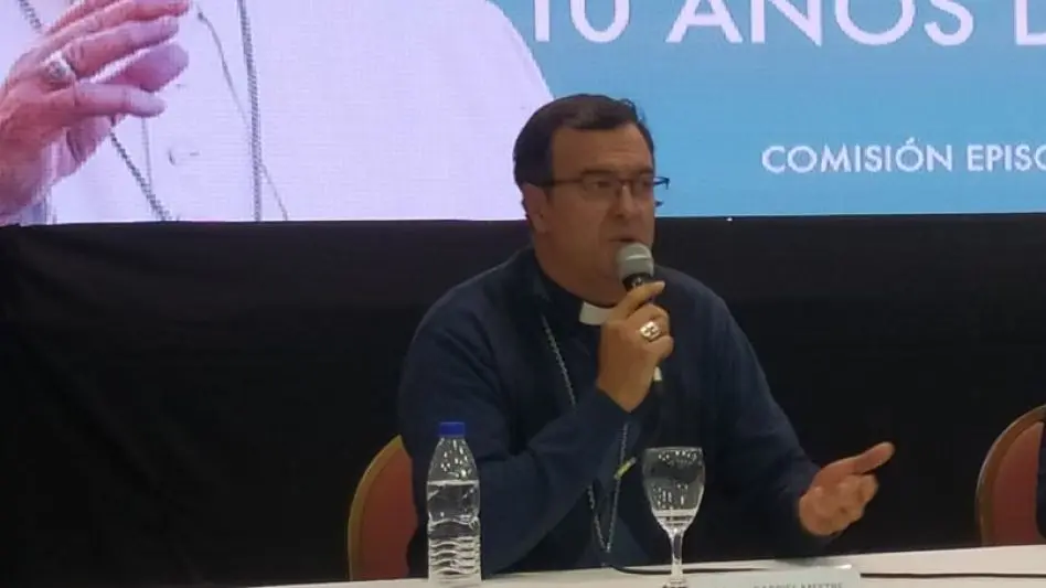 Obispo Mestre: "Lo que se plantea en un plano discursivo no baja al ámbito más concreto"