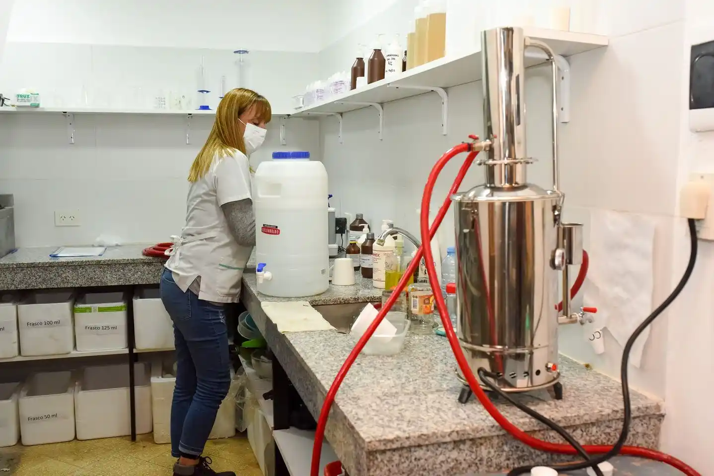 El hospital “San Vicente de Paul” suma un equipo para destilar agua