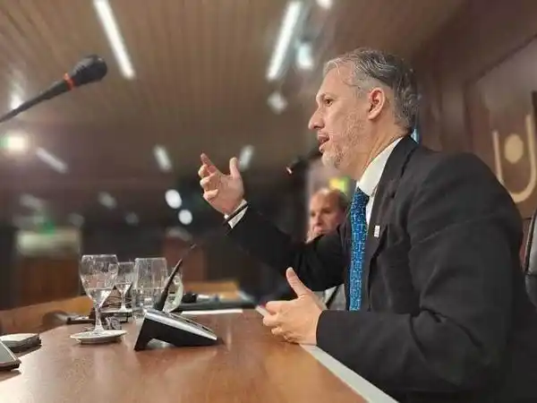 Procesan con prisión preventiva a hombre que golpeó brutalmente a un menor en la calle