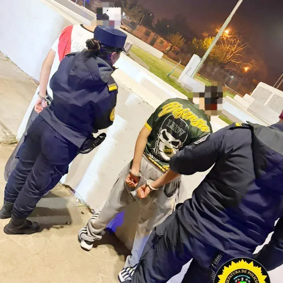 Menor de 15 años fue aprehendido con un revólver en una plaza