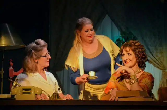 “Confesiones en la sala” en el Teatro Italia