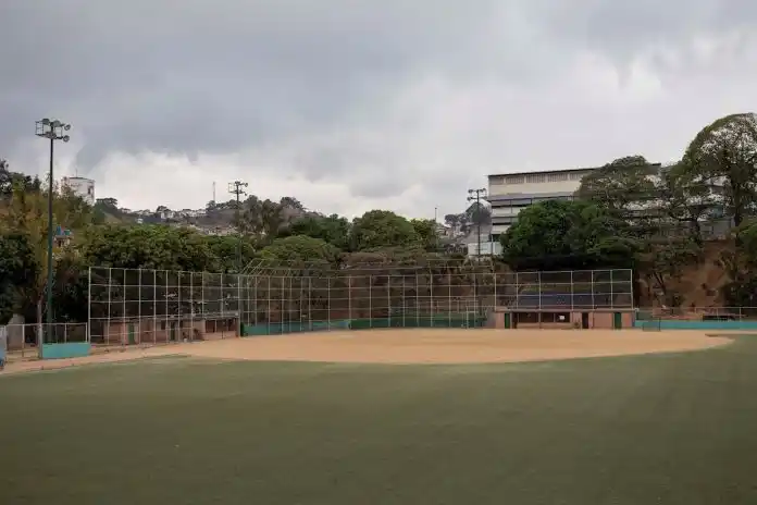 Prospecto de béisbol grave de salud tras suministrarle desparasitante para caballos