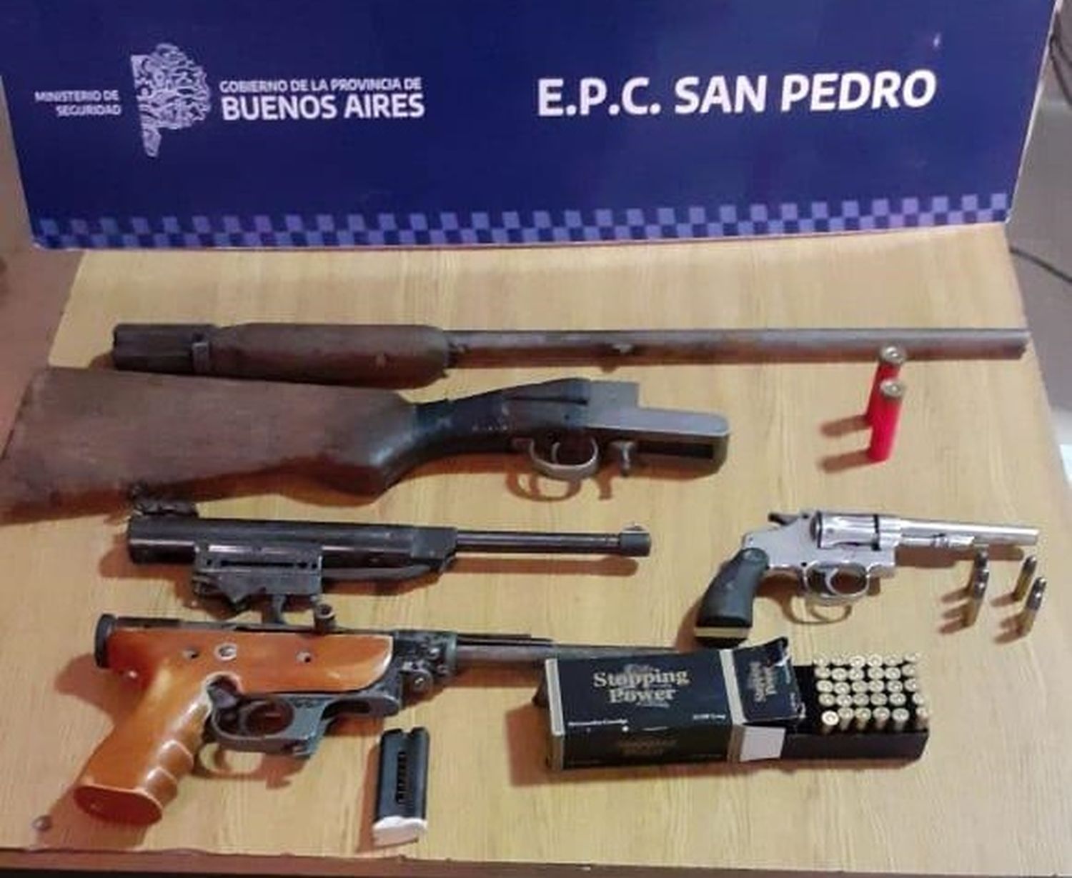 Joven amenazó a su tío de muerte, le allanaron la casa y le secuestraron cuatro armas de fuego