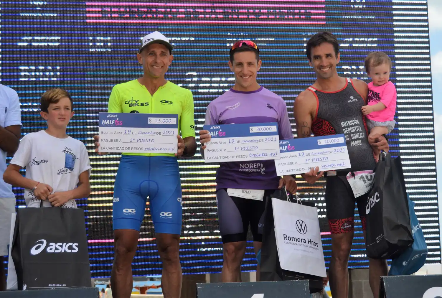 Leiro y Minaglia fueron los ganadores del Half Triathlon