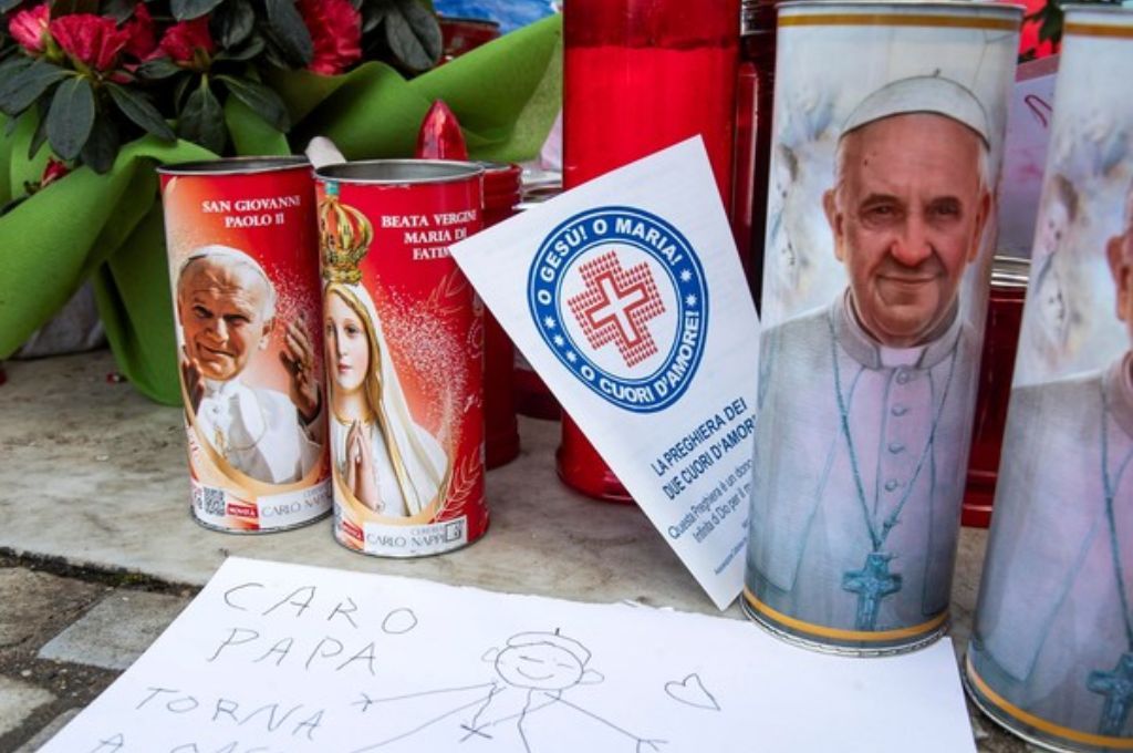 Rezos por la salud del Papa
