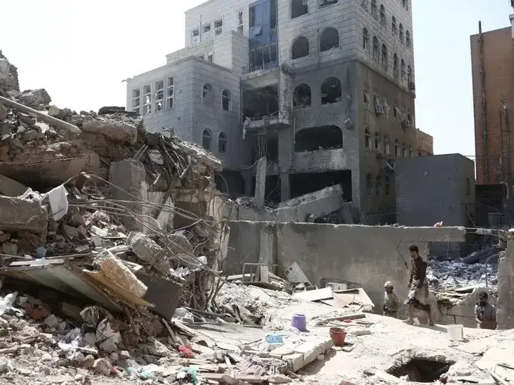 Nuevos ataques aéreos alcanzaron la capital yemení, en manos hutíes