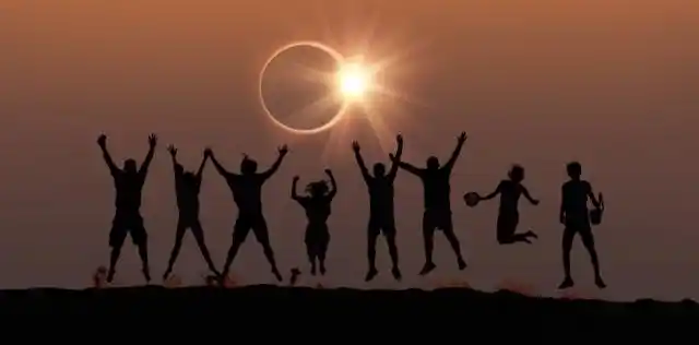 Eclipse solar del 2 de julio: cómo influye a los signos el momento de sombra en la Argentina
