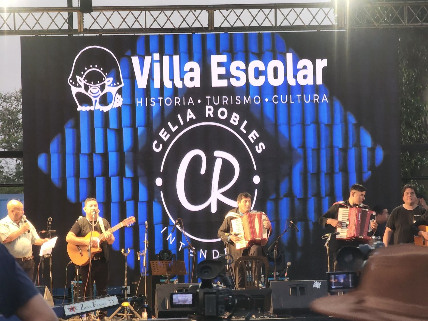 Destacan el liderazgo de Robles en los preparativos del 90° aniversario de Villa Escolar